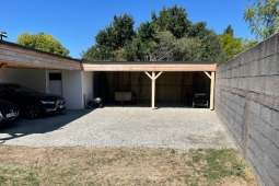 Carport accolé en bois